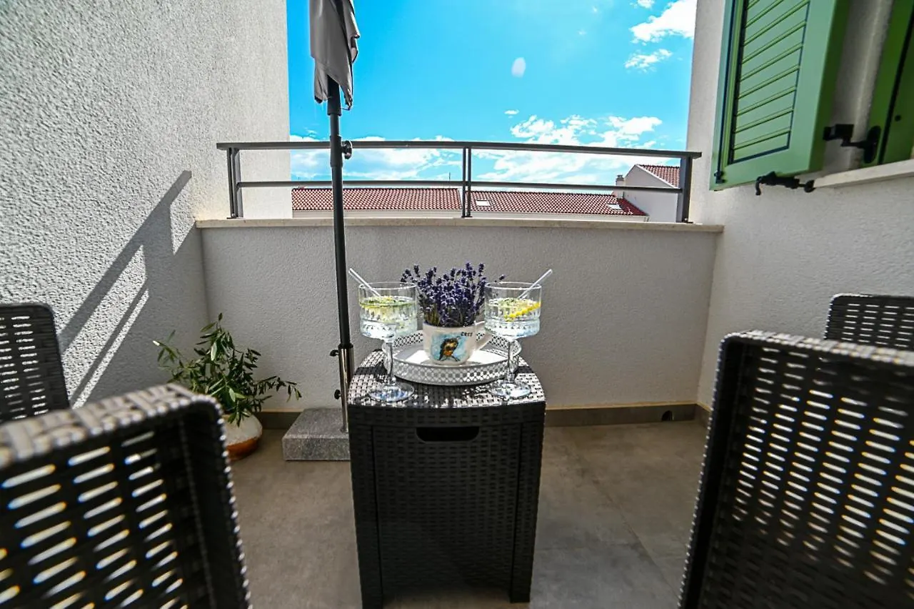 Apartment Perlitto Cres 0*,